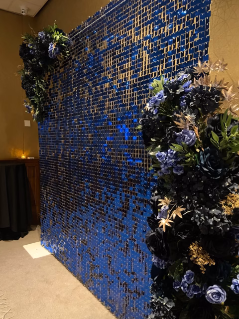 💙✨ Midnight blooms for @tropicskincare Timeless Twilight event. We paired our sapphire blue sequin wall with custom florals to fit the brief @thebelfryhotelandresort ✨
.
#tropicskincare #sequinwall #floralbackdrop #shimmerwall #midnightbloom