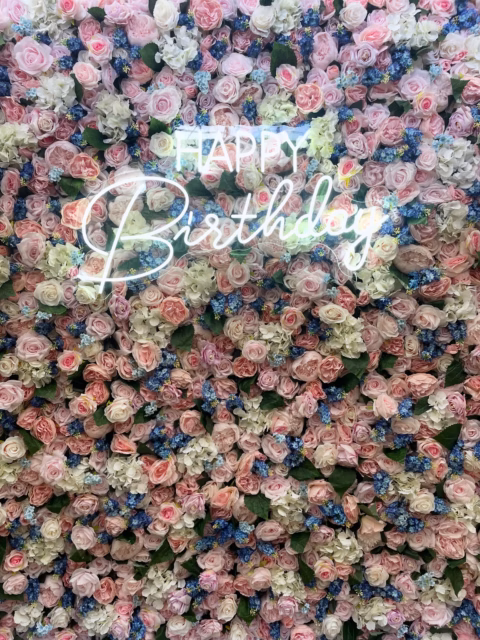 Pastels, petals and a bit of Bridgerton magic ✨
.
Alice was designed to feel romantic, florally full and intentionally soft from every angle. Featuring dusty pink roses, clouds of white hydrangea and touches of powder blue throughout.
.
Already one of our favourite additions to the 2026 collection! 🌸
.
#flowerwallhire #bridgerton #flowerwall #luxurybackdrop #eventstyling
